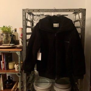 BNWT Black Aritzia fleece